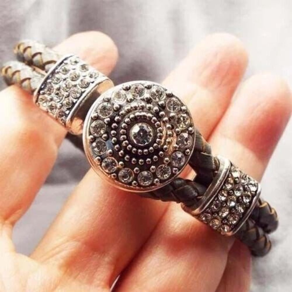 SILVERY RHINESTONE "BUTTON" WITH BRAIDED GREY LEATHER BRACELET 38